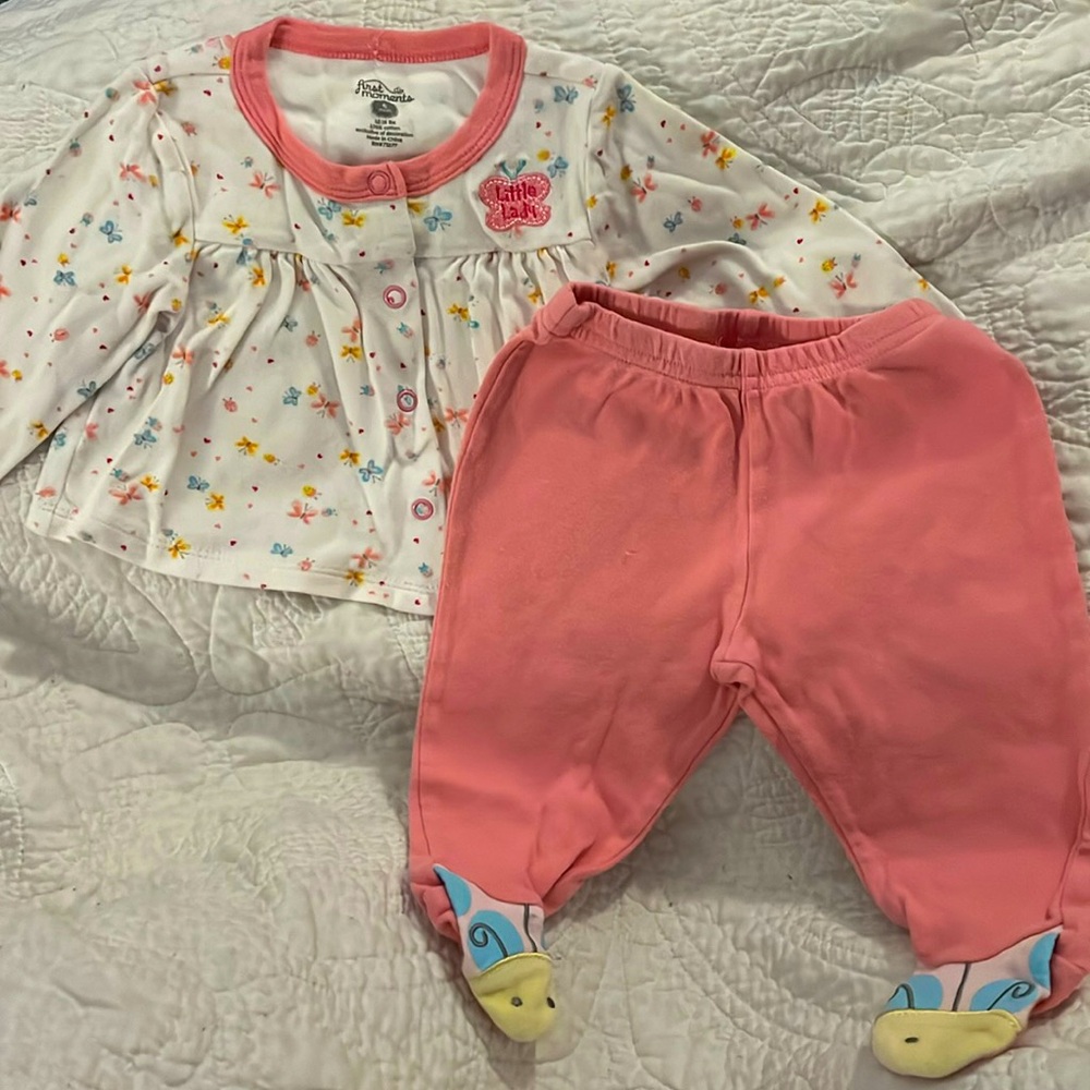 🎉 3 for $10 🎉 6m matching butterfly footie set